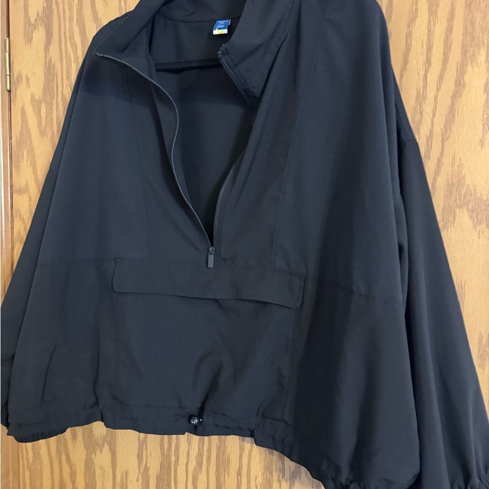 Woman’s The Gap Black Women's StretchTech Quick Dry Jacket Cropped. Size XXL